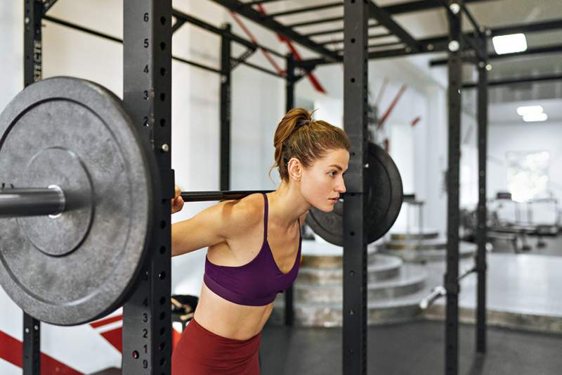 De 'overhead squat -beoordeling' vertelt u alles wat u moet weten over uw mobiliteit, stabiliteit en coördinatie