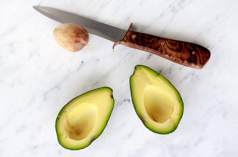 Äh, anscheinend sollten wir alle unsere Avocados waschen, bevor wir sie essen