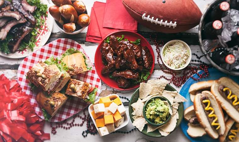 5 Virtuves skavas, kas tiek pārdotas Target, lai iegūtu veselīgu (un yummy!) Super Bowl ballīte