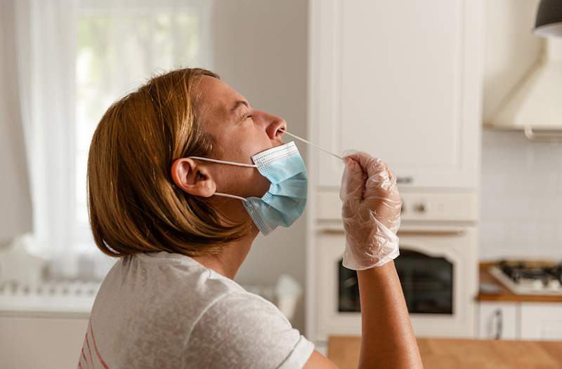 Kokio tipo Covid-19 testą turėtumėte atlikti (ir kada), pasak epidemiologo