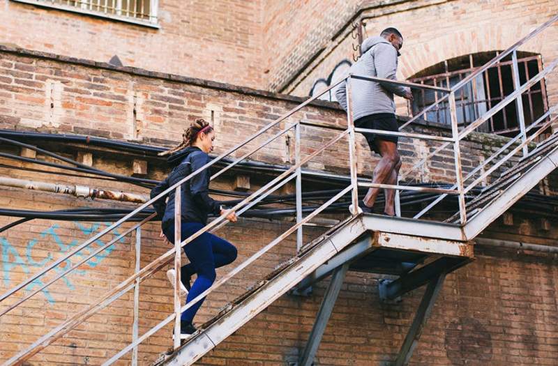 Este teste de escalada de um minuto mede se você está recebendo exercícios suficientes