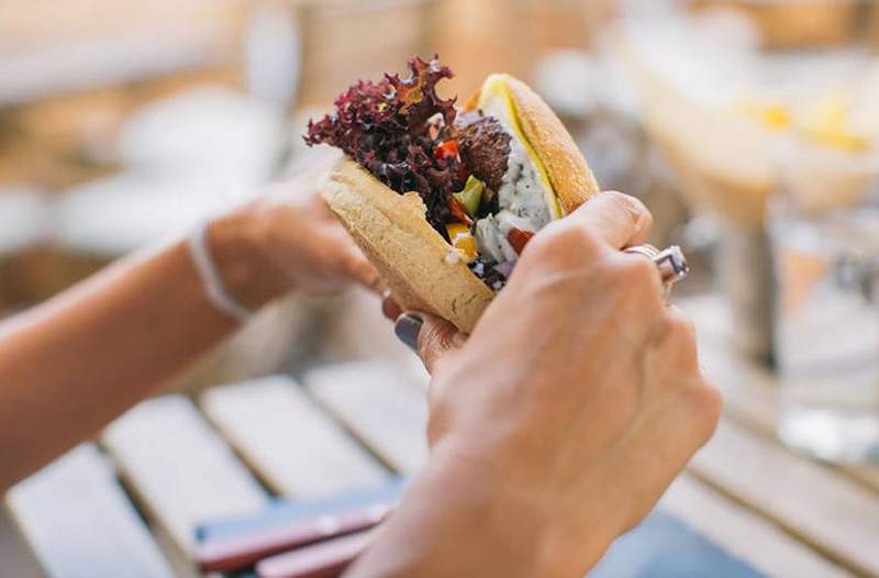 Anda akan segera dapat membetulkan burger yang mustahil di kedai runcit