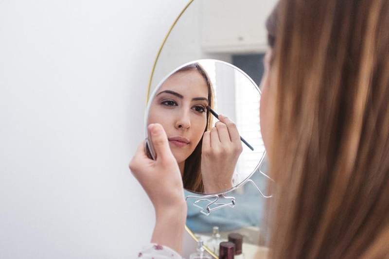 Sollten Sie Ihr Make -up wegwerfen, nachdem Sie krank waren?