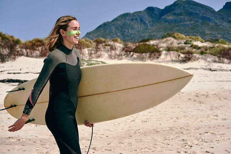 Si esta vitamina está en su protector solar, en realidad podría aumentar sus posibilidades de cáncer