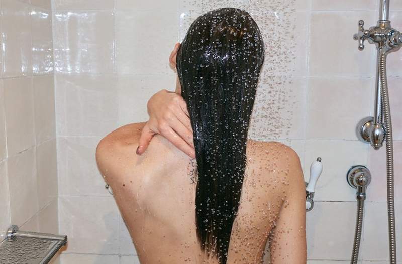 Tenho bacne? Cuidado com esses * ingredientes em seu shampoo