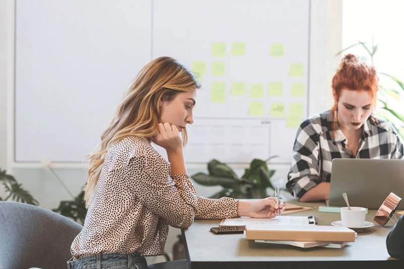 Come decifrare le molestie sul posto di lavoro dal solo boss duro