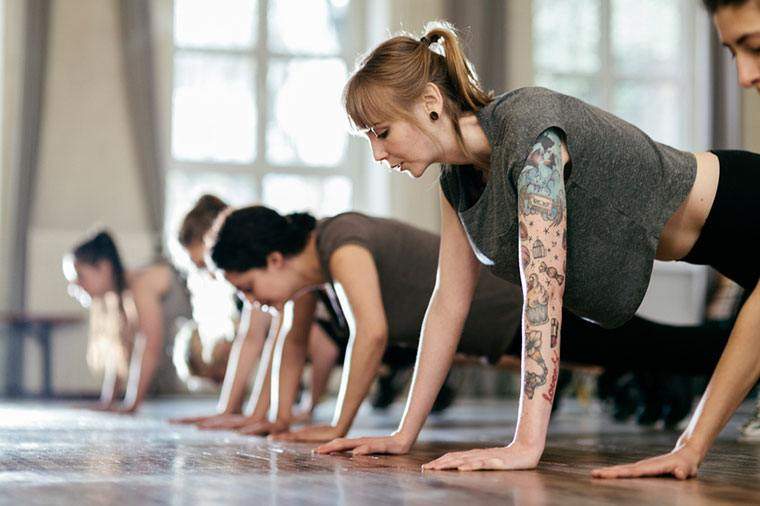 Todo lo que necesitas saber para hacer flexiones, de la manera correcta