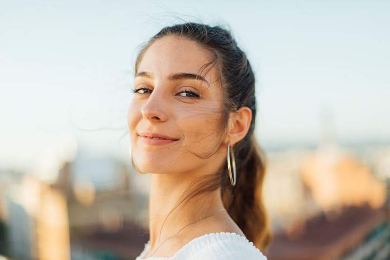 4 façons soutenues par le dermatologue de garder votre barrière cutanée en bonne santé (et honnêtement, ils sont si faciles)