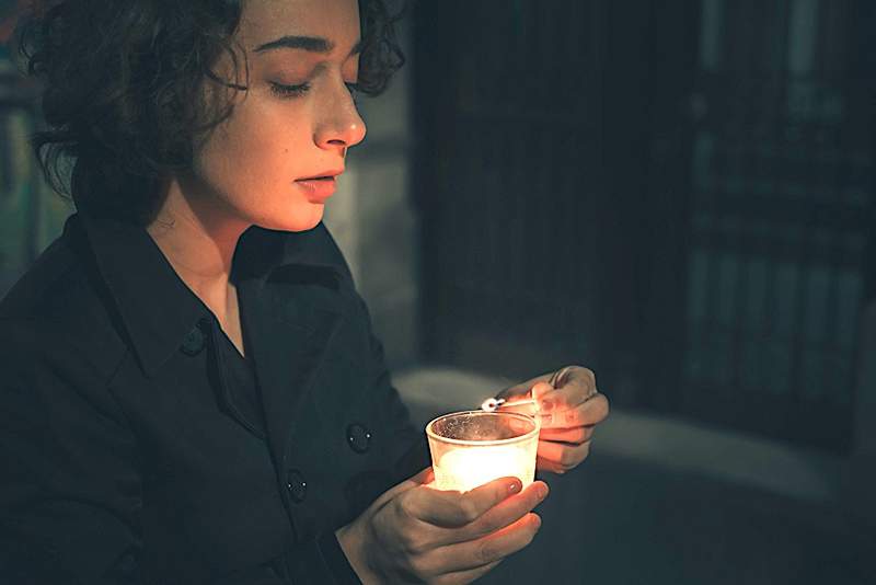 Cómo el desayuno a la luz de las velas ilumina mis mañanas oscuras