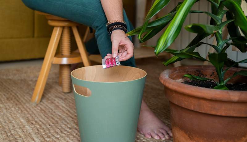 Qué hacer con los medicamentos sobrantes o vencidos porque no debería simplemente tirarlos a la basura