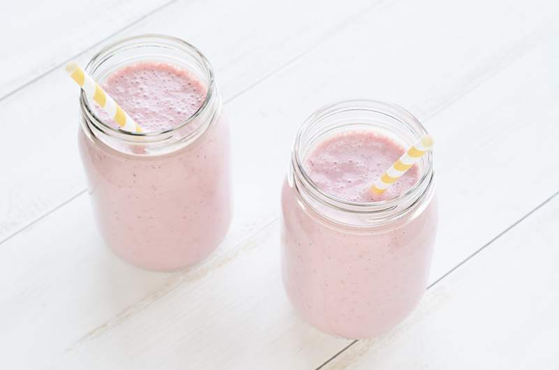 Deze plantaardige bloeiberrymelk met 3-ingrediënt is vloeibaar goud voor het bestrijden van ontsteking