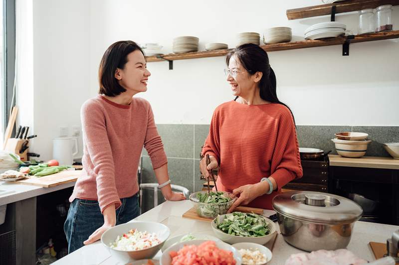 'Por que me sentir confortável na cozinha era uma parte crucial de desaprender minhas regras de alimentos desordenadas e reconstruir minha confiança'