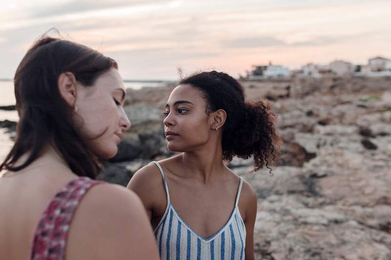 8 manieren om je vrienden emotioneel te ondersteunen als je ook worstelt