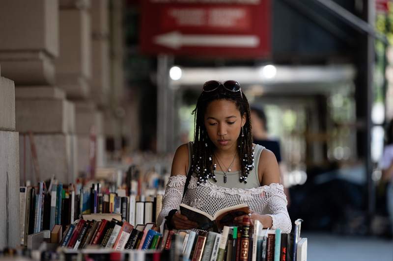 Mengapa anda harus selalu meletakkan buku yang digunakan di dalam peti sejuk sebelum membacanya