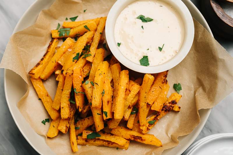 Chrumkavé hranolky na fritézu vzduchu sú protizápalové letné občerstvenie, ktoré si vaše poklesy zaslúžia