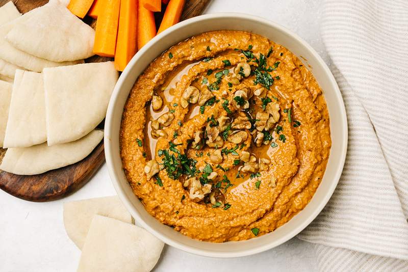 5 Alt-Hummus-reseptiä, jotka on ladattu kuitulla ja proteiinilla, jotta saat sinut läpi uhkaavan globaalin piikkikerran pulan läpi