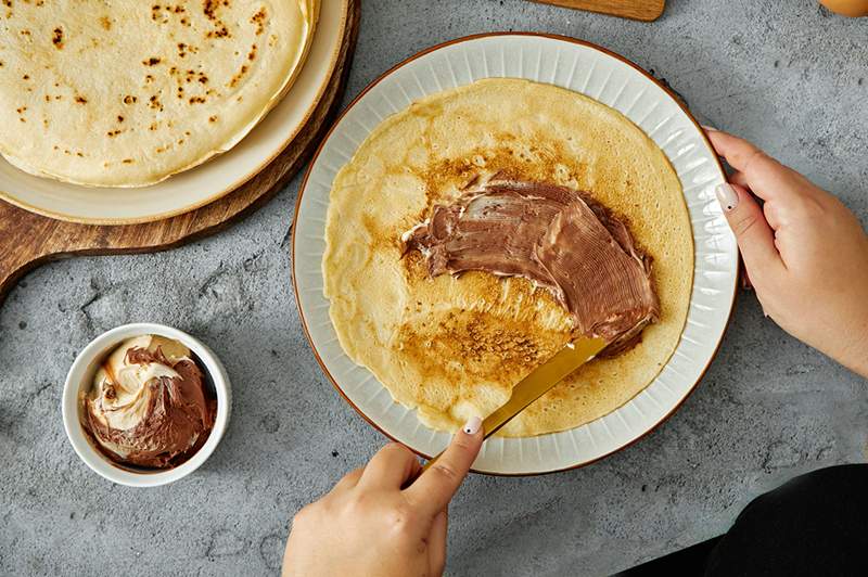 Dieser Eingangs-Pfannkuchen ist das perfekte Frühstücksgegenstand von Protein- und Kalzium, das in einem weltbekannten Restaurant auf der Speisekarte steht