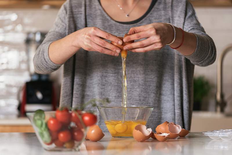 4 façons de rendre le petit-déjeuner riches en protéines le plus facile au monde en 45 secondes à plat