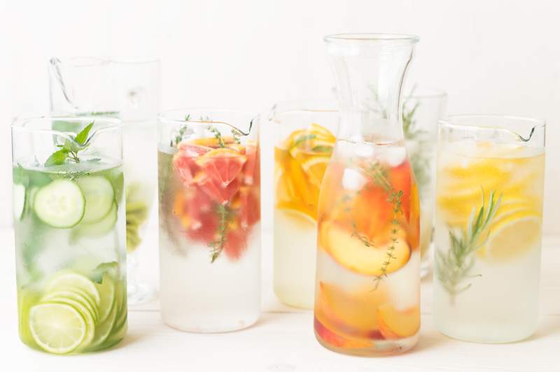 Cómo hacer una Agua Fresca, la bebida de verano deliciosamente hidratante llena de beneficios antiinflamatorios