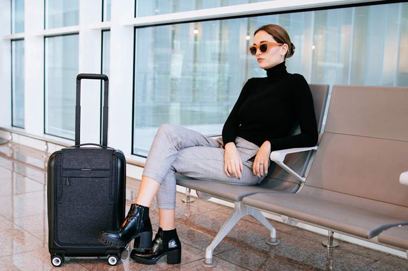 Por qué debes usar gafas de sol en el aeropuerto (incluso si no eres una celebridad)