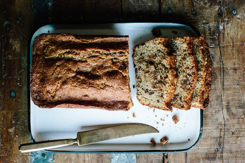 Detta kanel Crunch Banana Bread Recept ger (specifikt tarm- och hjärnförstärkande fördelar) med varje bett