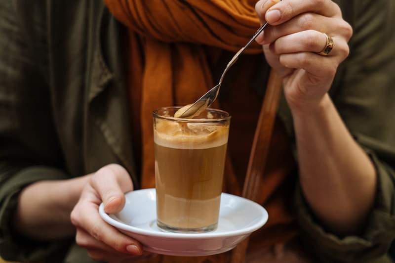 Wie Ihr Körper Ihnen sagt, dass Sie * zu viel * Koffein verbrauchen