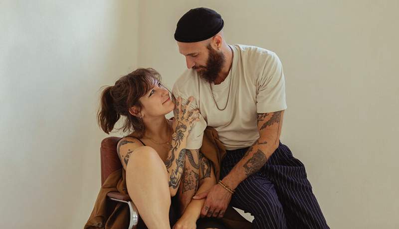 'Soy un artista de tatuajes profesionales, y estas son las 5 cosas que desearía que las parejas supieran antes de hacerse tatuajes a juego'