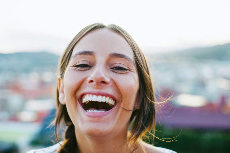 Los dentistas en realidad * no * quieren que te cepilles los dientes después de comer estos alimentos