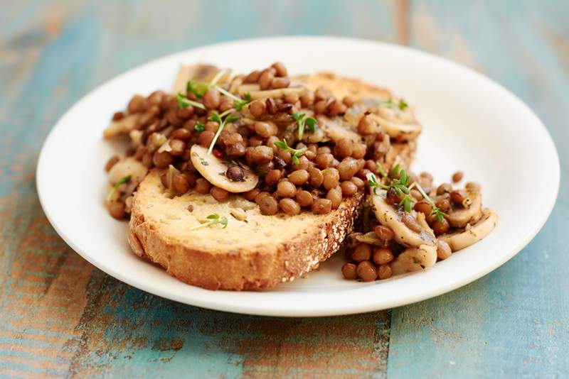 Il cibo in scatola scade mai davvero? Ecco cosa devi sapere