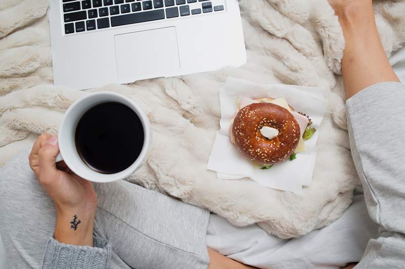 3 regole sul mangiare per un sonno migliore che puoi sicuramente ignorare