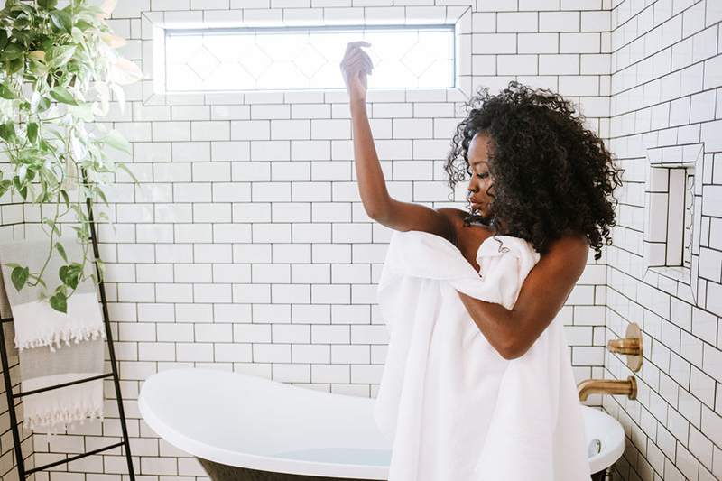 C'est exactement combien de temps de passer dans la douche, selon un derme