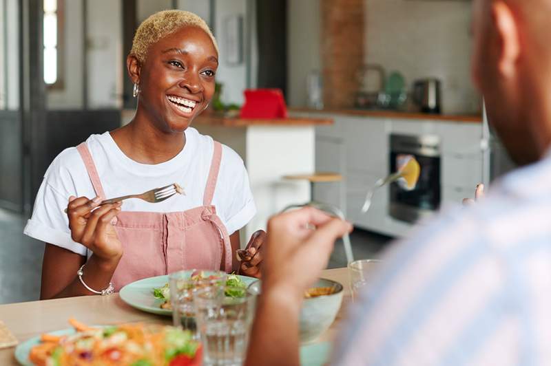 Sentirsi bruciato? Ecco cosa mangia e bevande Rd per sentirsi beatamente restaurati