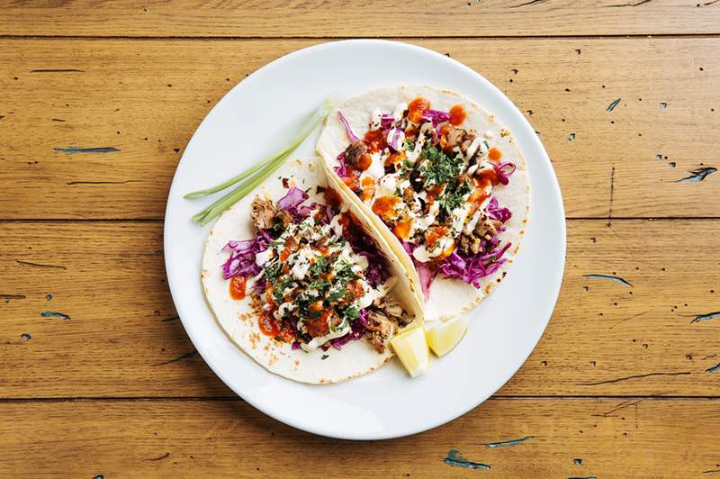 Wie man gutfreundliche, vegane Tortillas mit 3 Zutaten in nur wenigen Minuten herstellt