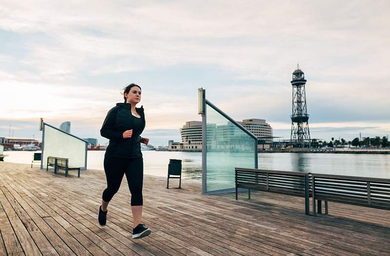 Bajo el clima? Aquí le mostramos cómo saber si aún puede salir a correr mientras está enfermo