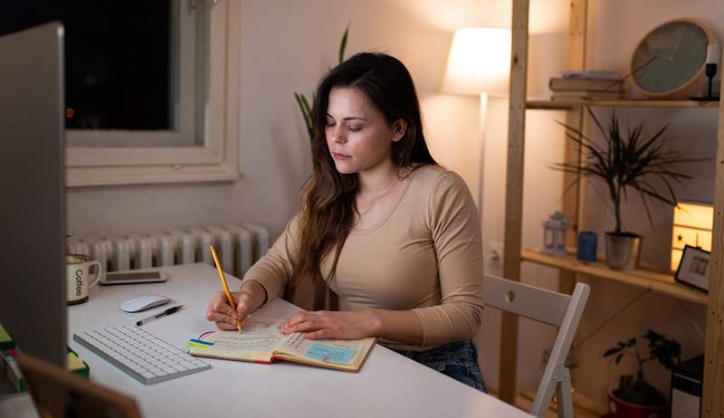 Puedes culpar al 'individualismo heroico' por la sensación de que tu valor está vinculado a tu constante productividad