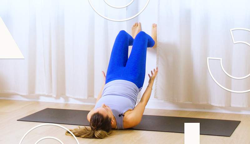 Trening Pilates, który możesz wykonać w domu, używając tylko ściany