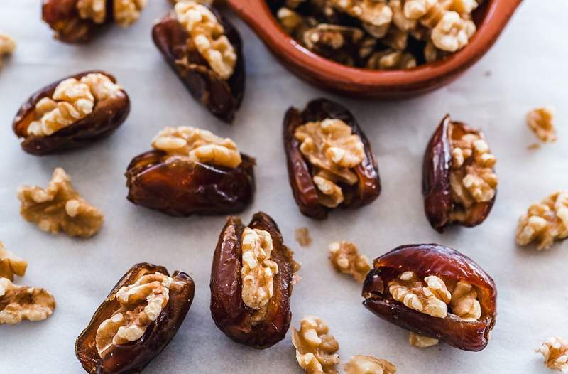 Questi snack sani a 2 ingredienti sono tutt'altro che noiosi