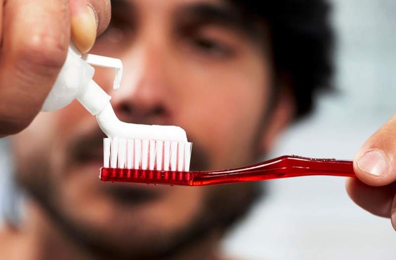 5 maneiras muito reais de sua saúde mental pode afetar seus dentes