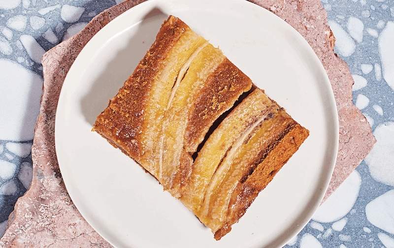 Aktualisieren Sie Ihr #quarcooking mit diesem verkehrten Avocado-Banana-Kuchen