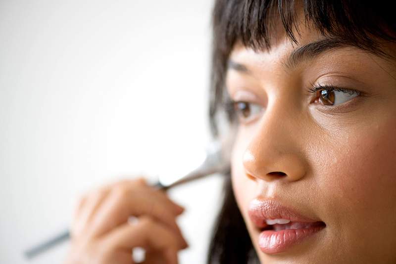 Hoe je make -up een cinch kunt maken? Poetst op uw borstelkennis