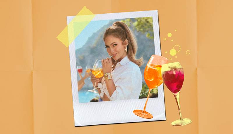 Jlo vuole che tu sappia che le piace il cocktail occasionale e questo fa parte della sua nuova versione equilibrata sul benessere