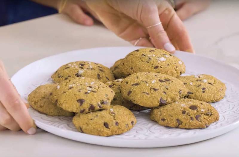 Dessa vegan, GF -chokladchipkakor gör dagliga efterrätt frisk