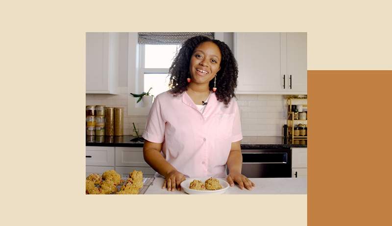 Denne glutenfri jordbær-rhubarb-scones opskrift sætter smagen af ​​foråret i hver bid