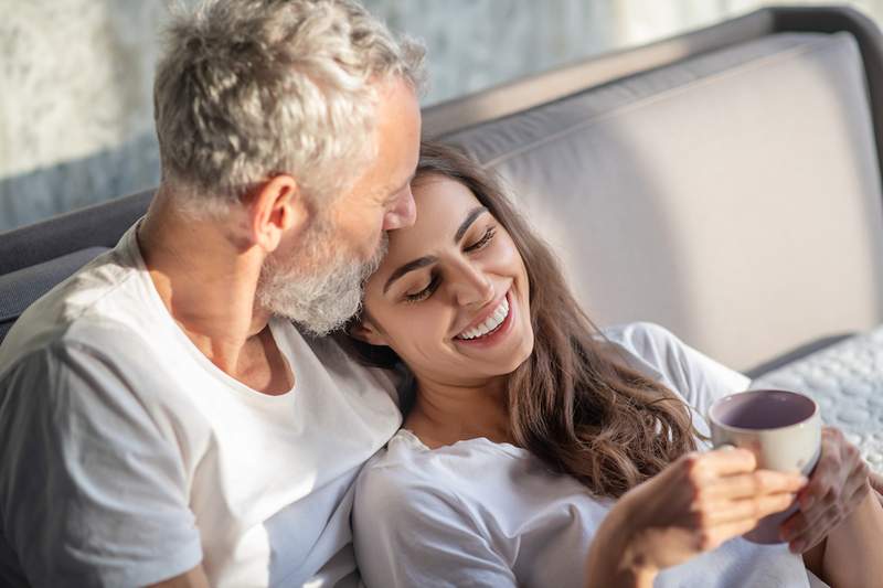 Las relaciones de la edad de edad pueden ser absolutamente saludables, por qué muchos los conocen con escrutinio?