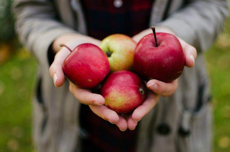 Una manzana al día es aún mejor para ti de lo que pensabas