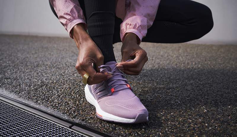 Adidas ultraboost 22 úplne predefinuje, ako by sa mala bežecká topánka zmestiť