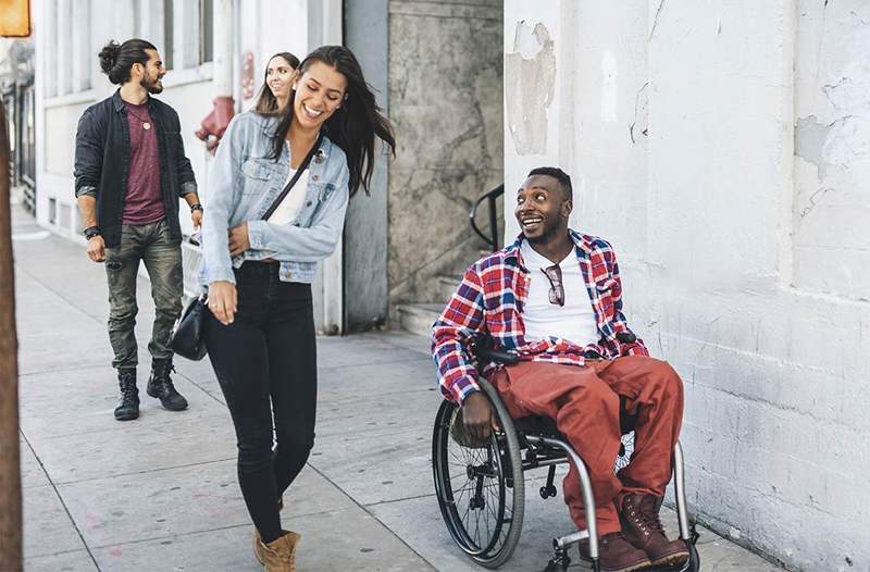 5 façons de démontrer l'allaves pendant le mois de la fierté du handicap et au-delà