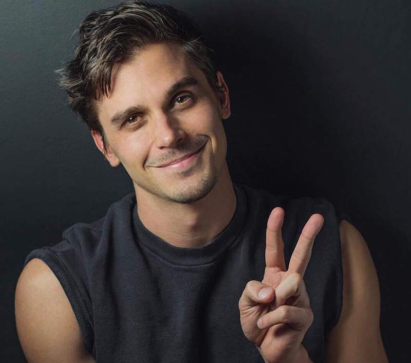 Bintang apa yang akan disajikan bintang Queer Eye Antoni Porowski di restoran NYC barunya?