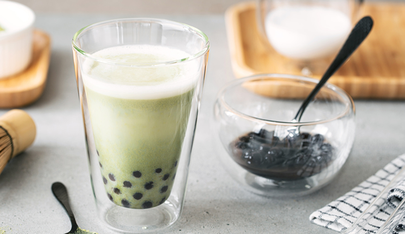 Dit 5-ingrediënt Boba Tea Avocado Smoothie Recept vonken lente vreugde met elke slokje