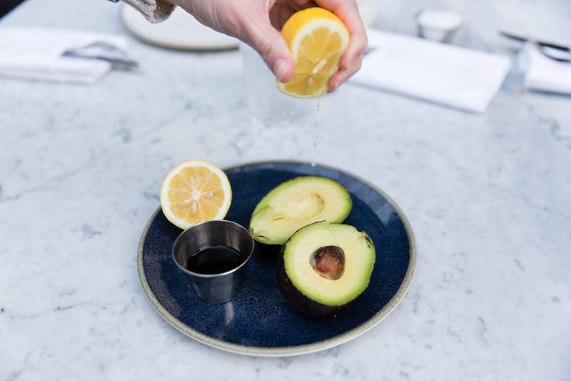 C'est la manière la plus délicieuse * de manger un avocat